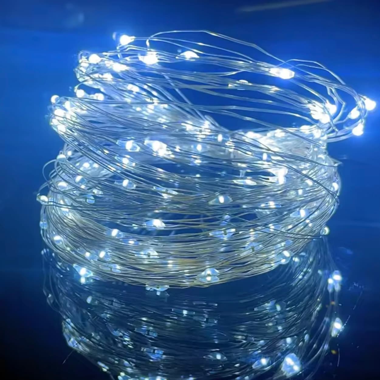 Białe zimne lampki LED